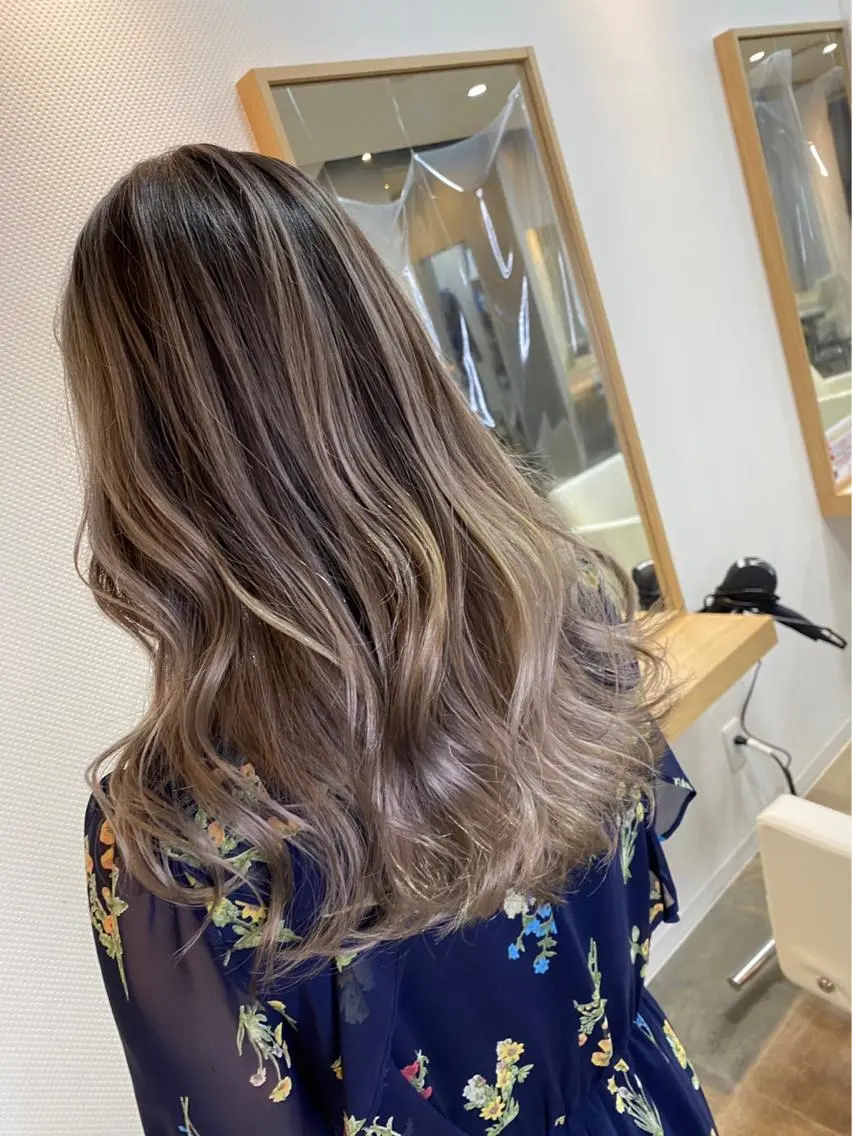 ロング カラー ヘアアレンジ アディクシーカラー バレイヤージュ ハイライトカラー ハイトーンカラー メッシュ N° uairo 川崎店【ユアイロ】のヘアスタイル