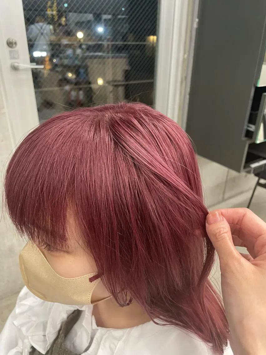 ミディアム カラー ピンクカラー インナーカラー 推し ブリーチ 髪質改善のヘアスタイル