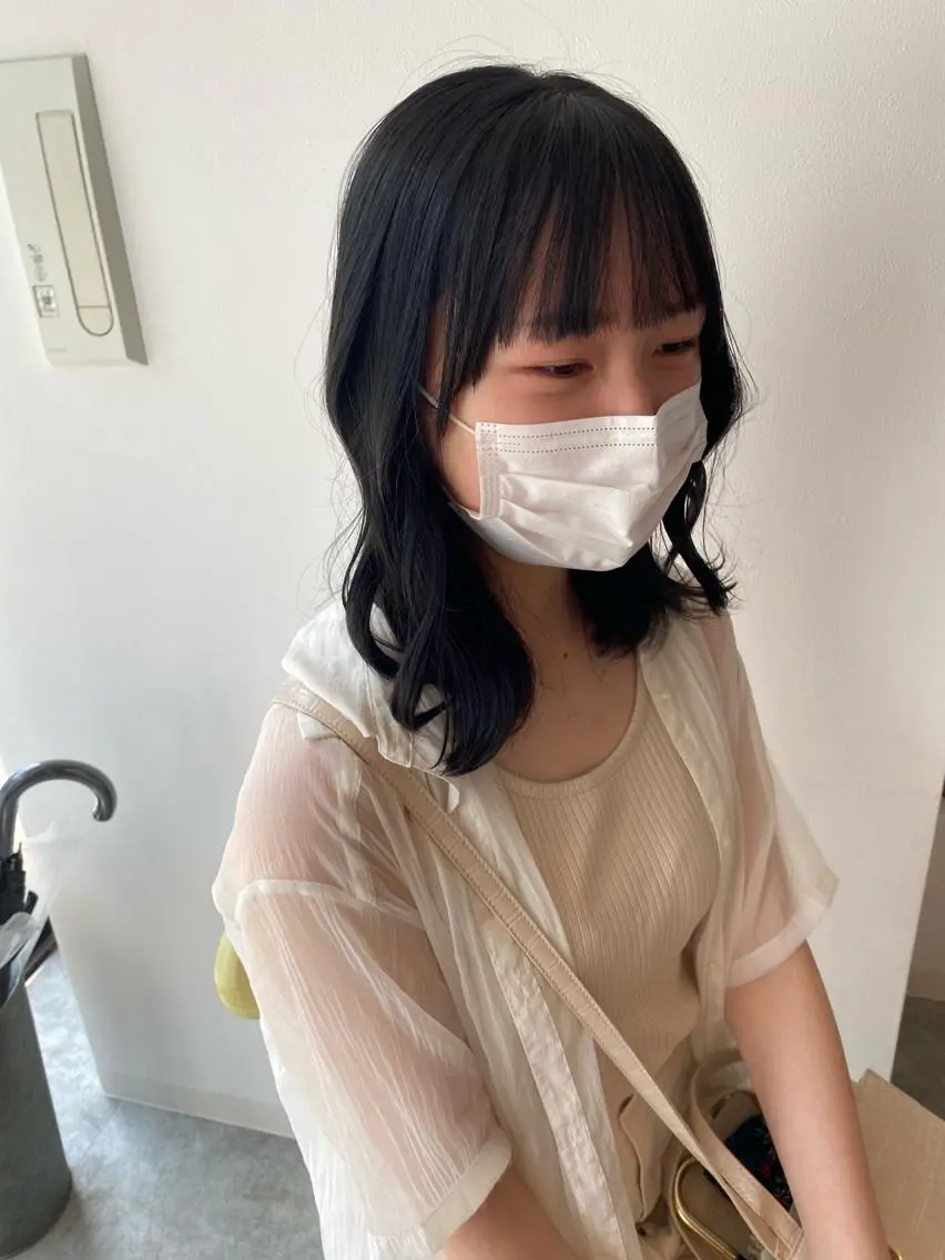 ミディアム カラー 黒髪 ブリーチ ブルーカラー ブルーブラック オスズ 🎀´-のヘアスタイル