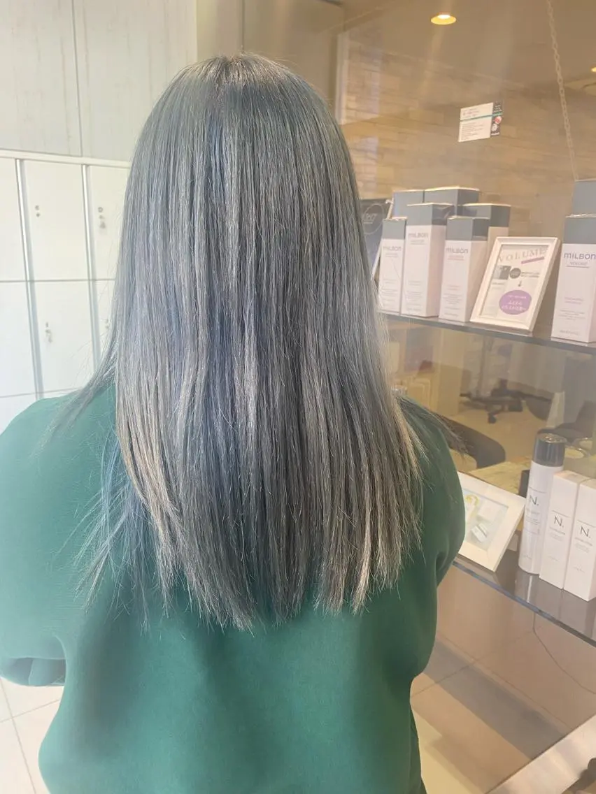 ロング カラー カット トリートメント ミルクティーベージュ 暖色カラー/池田麻帆のヘアスタイル