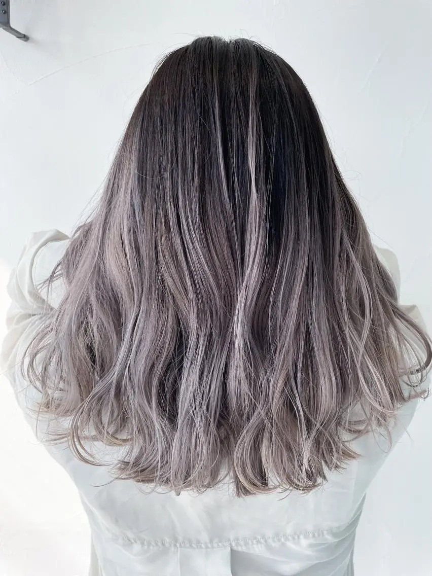 セミロング Lit.豊橋 夏目のヘアスタイル