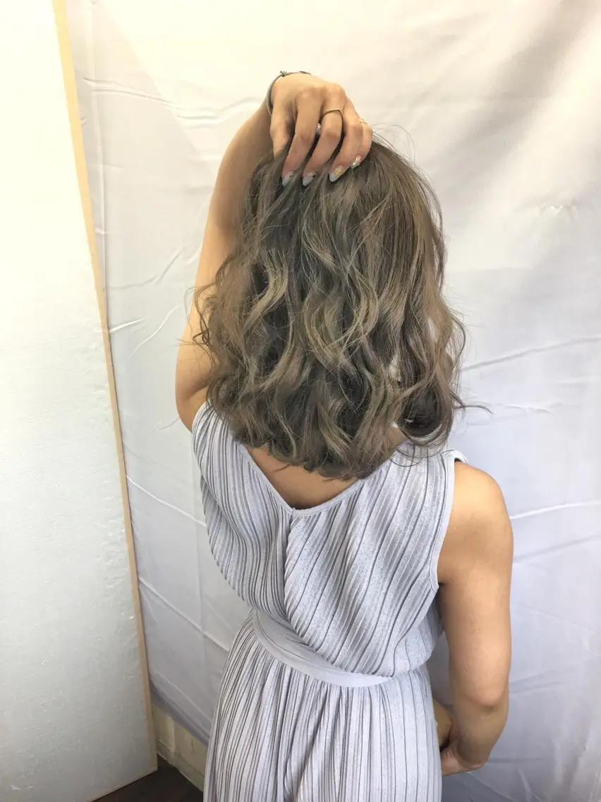 ミディアム カラー TAKAHASHI LEAPSのヘアスタイル