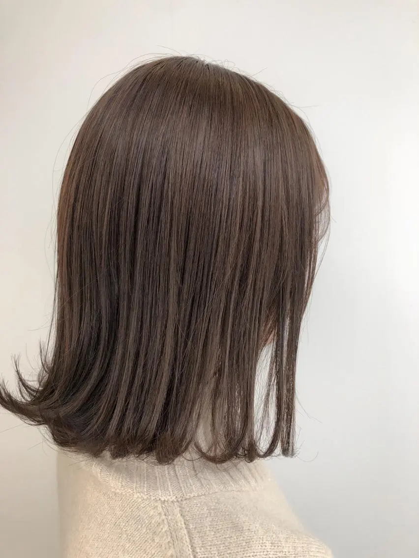 ミディアム カラー ブリーチ グレージュ 【透明感、艶髪】西村 有司のヘアスタイル
