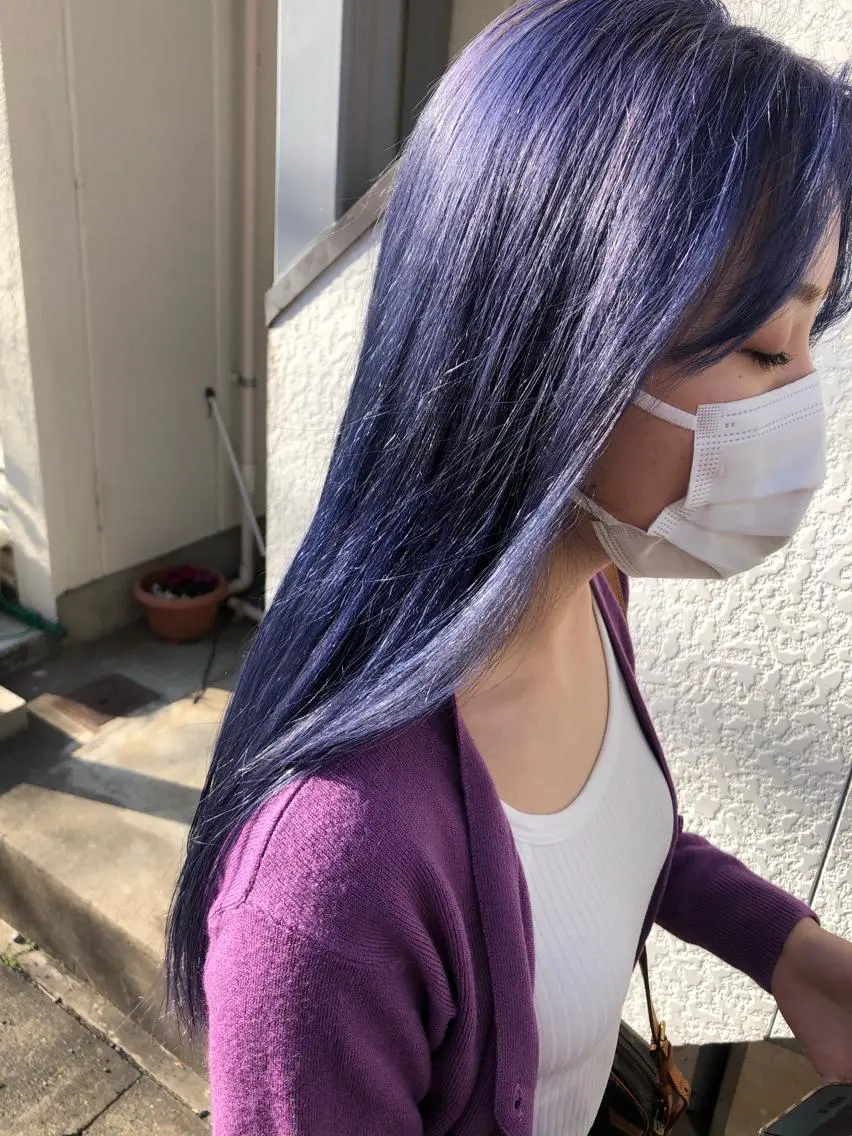 セミロング カラー ブリーチ ブルーカラー ブルーラベンダー ケアブリーチ ダブルカラー インナーカラー 推し ブリーチ 髪質改善のヘアスタイル