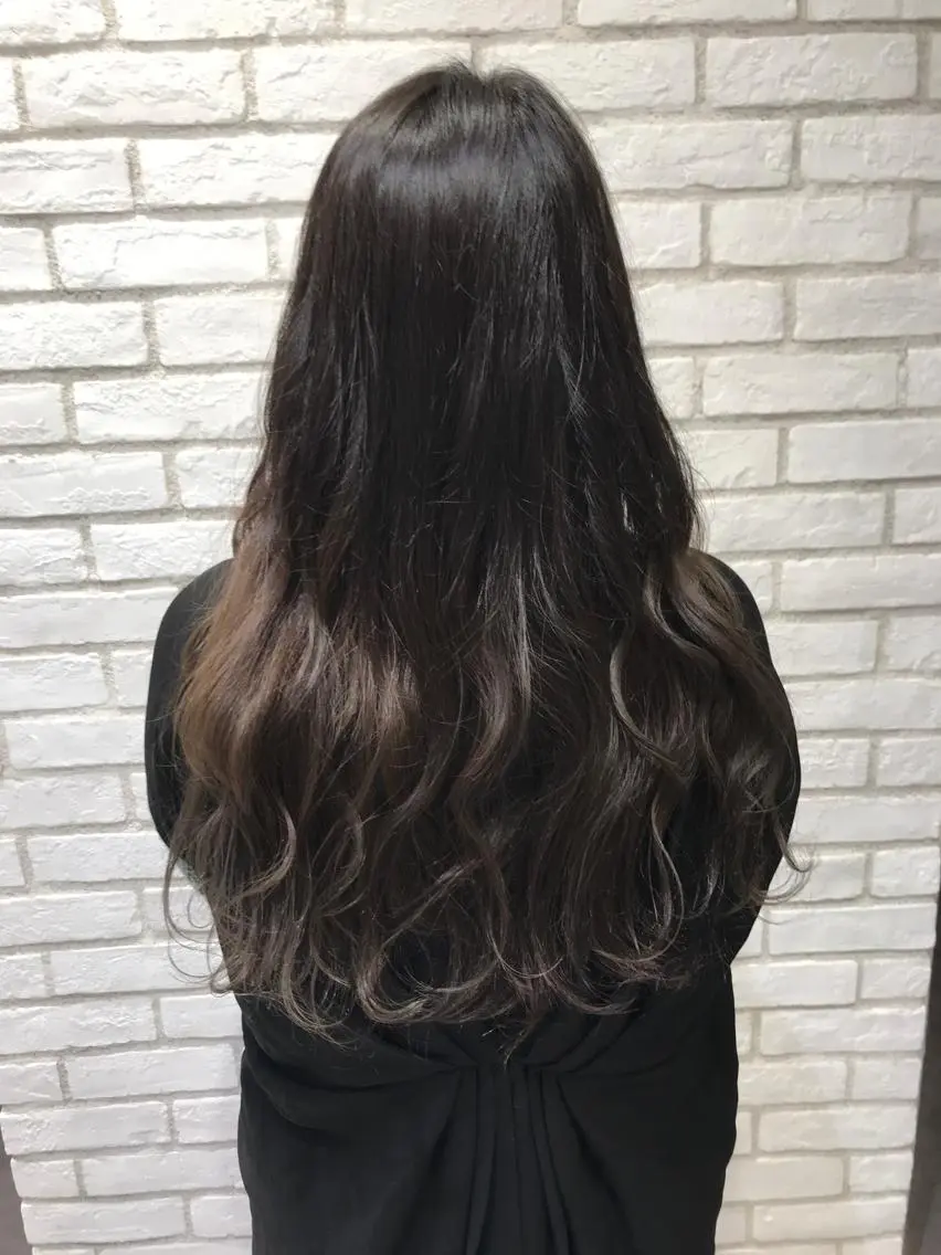 ロング カラー ダークグレー ダークグレージュ グラデーションカラー グレージュ Ash 戸田公園店のヘアスタイル