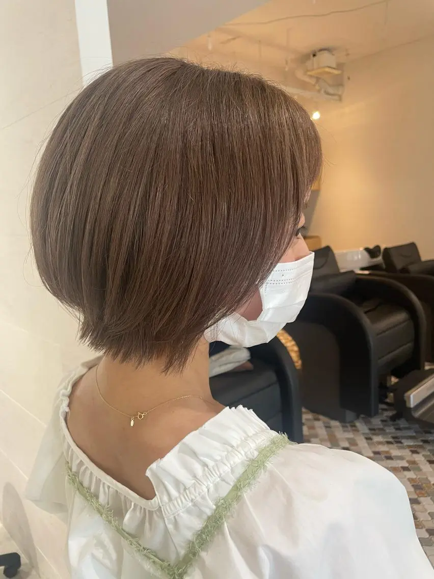 ショート カラー カット ヘアカラー トリートメント 平澤 萌香のヘアスタイル