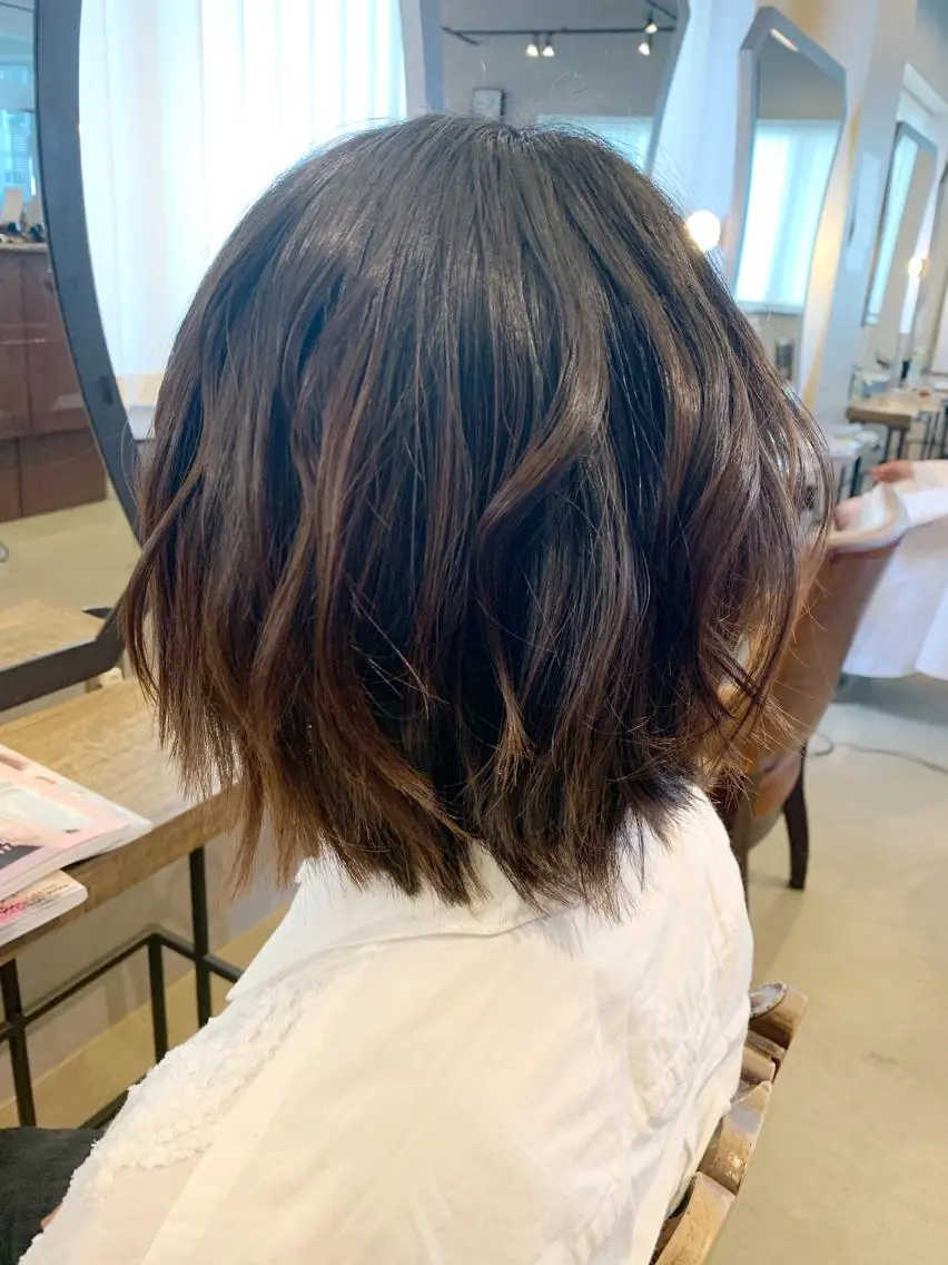 ミディアム ボブレイヤー ボブ レイヤーカット カット 佐藤 美紅のヘアスタイル