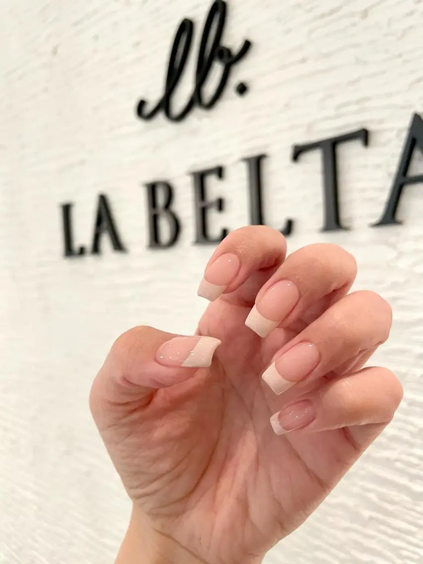 ネイル ジェルネイル パラジェル Labelta 眞榮田のネイルデザイン