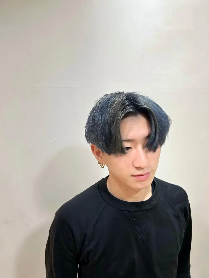 ショート カラー メンズ マッシュ ブルーカラー ブルーグレー デザインカラー/ 推しの配色 肥後のヘアスタイル