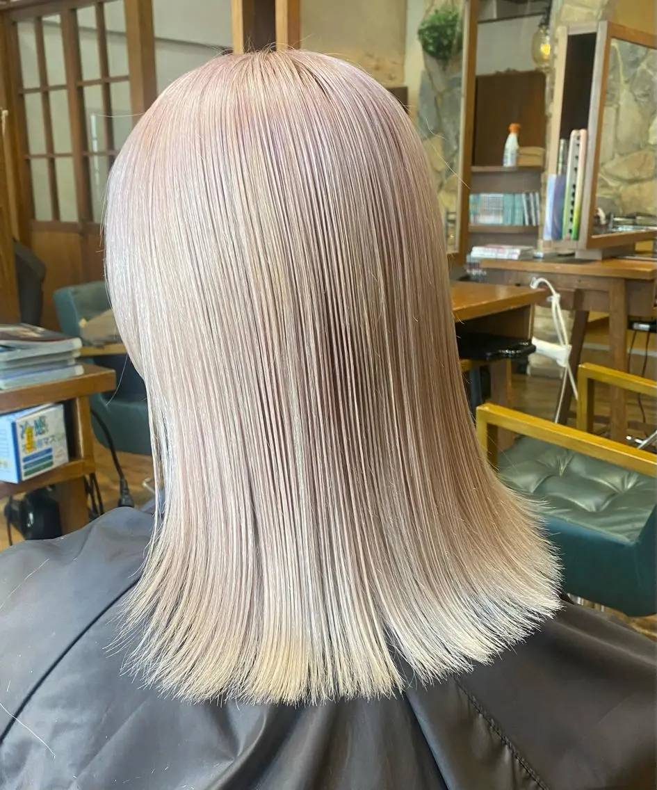 ミディアム カラー ブロンド マンツーマン 美容師💚コウブチのヘアスタイル