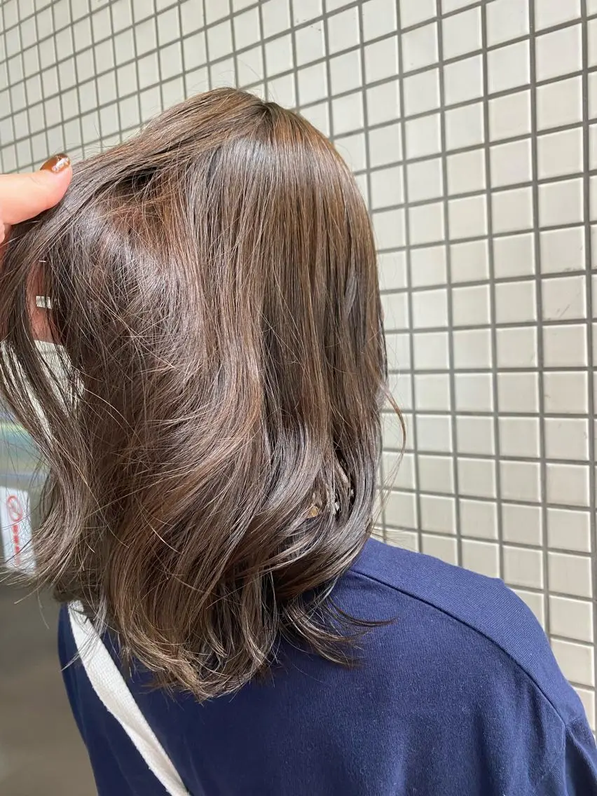 ミディアム 🐩透明感ミルクティ ーピンクニイナ🐩のヘアスタイル