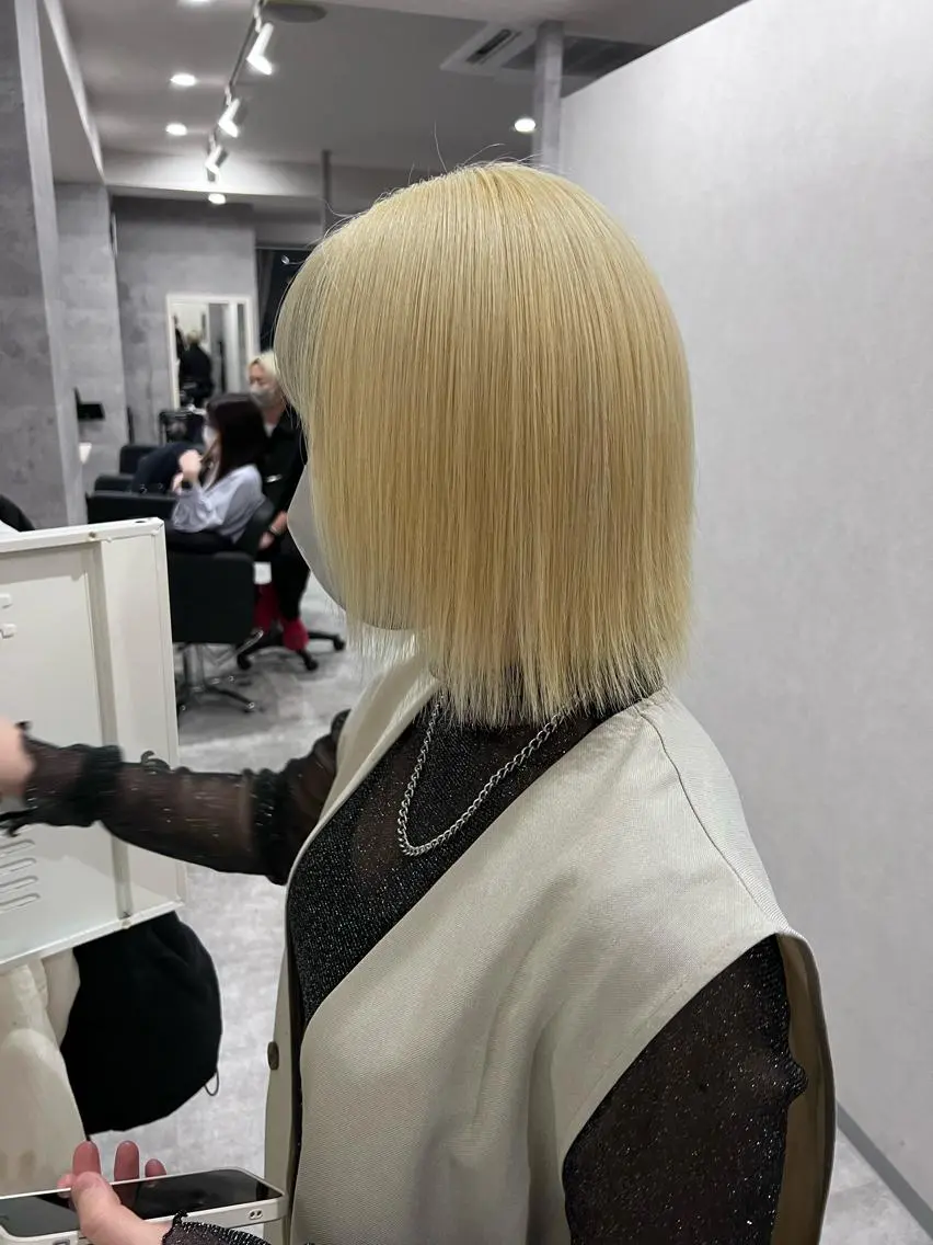 ミディアム カラー ブリーチ ブロンド 🦭☪️Azumi 縮毛矯正☪️🦭のヘアスタイル