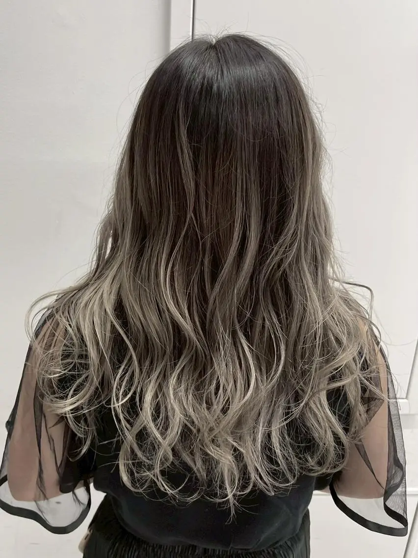 カラー ロング アディクシーカラー アッシュ ブルーカラー ダークアッシュ グレージュ 【公式】amble luxe池袋東口🩷のヘアスタイル