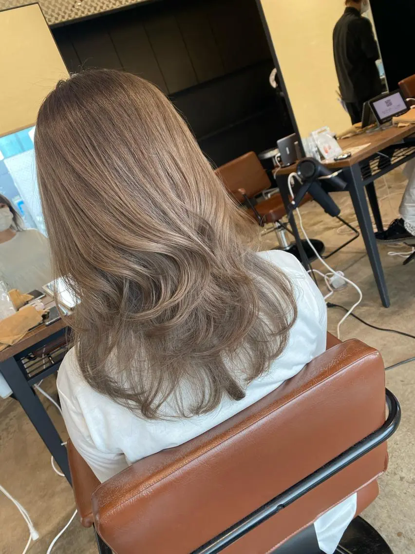 カラー アディクシーカラー ベージュカラー ブリーチ ケアブリーチ 透明感カラー 顔まわりの神様✨ 透明感カラー藤嶋秀幸のヘアスタイル
