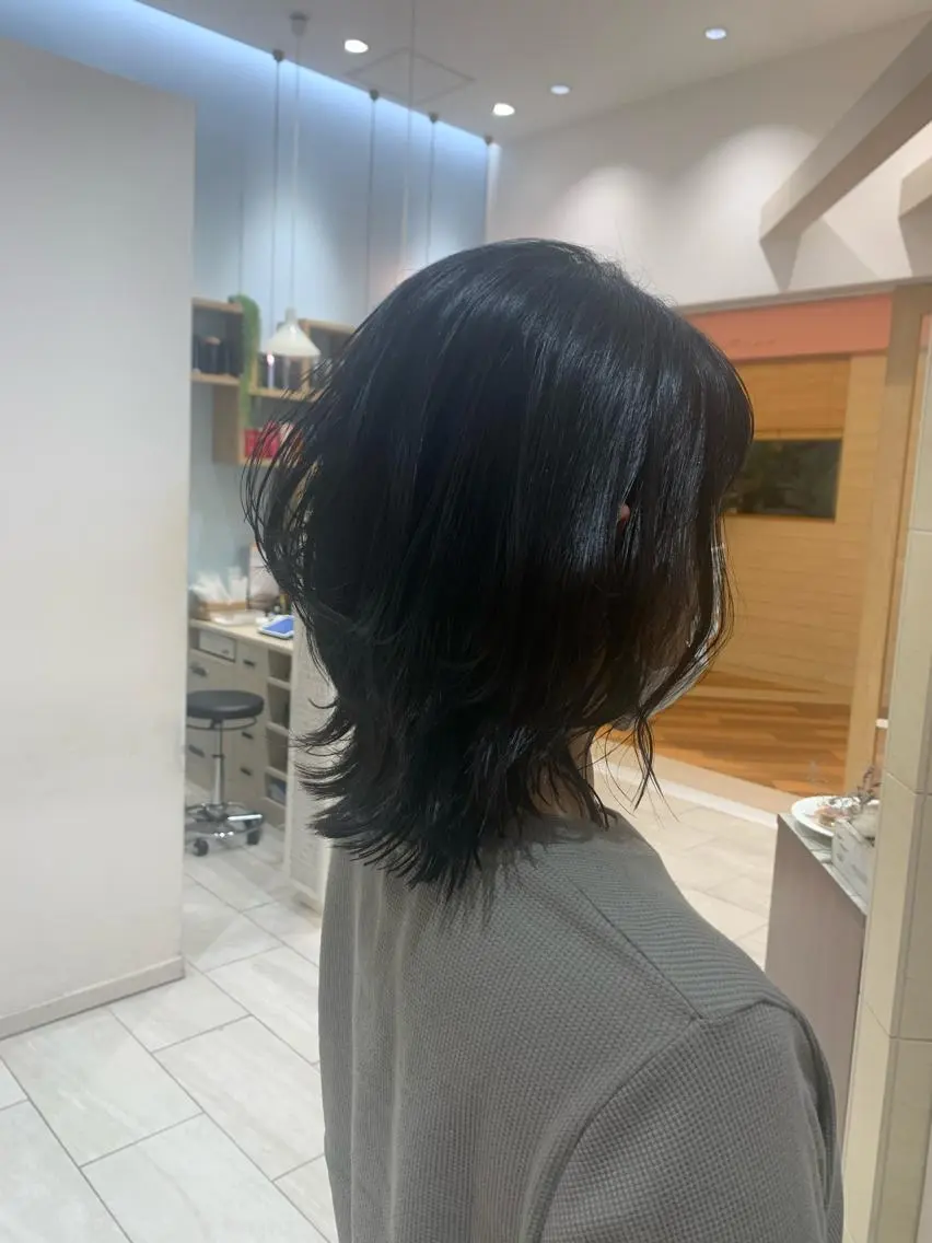 ミディアム ミディアムレイヤー くびれヘア レイヤーカット apish cocoのヘアスタイル