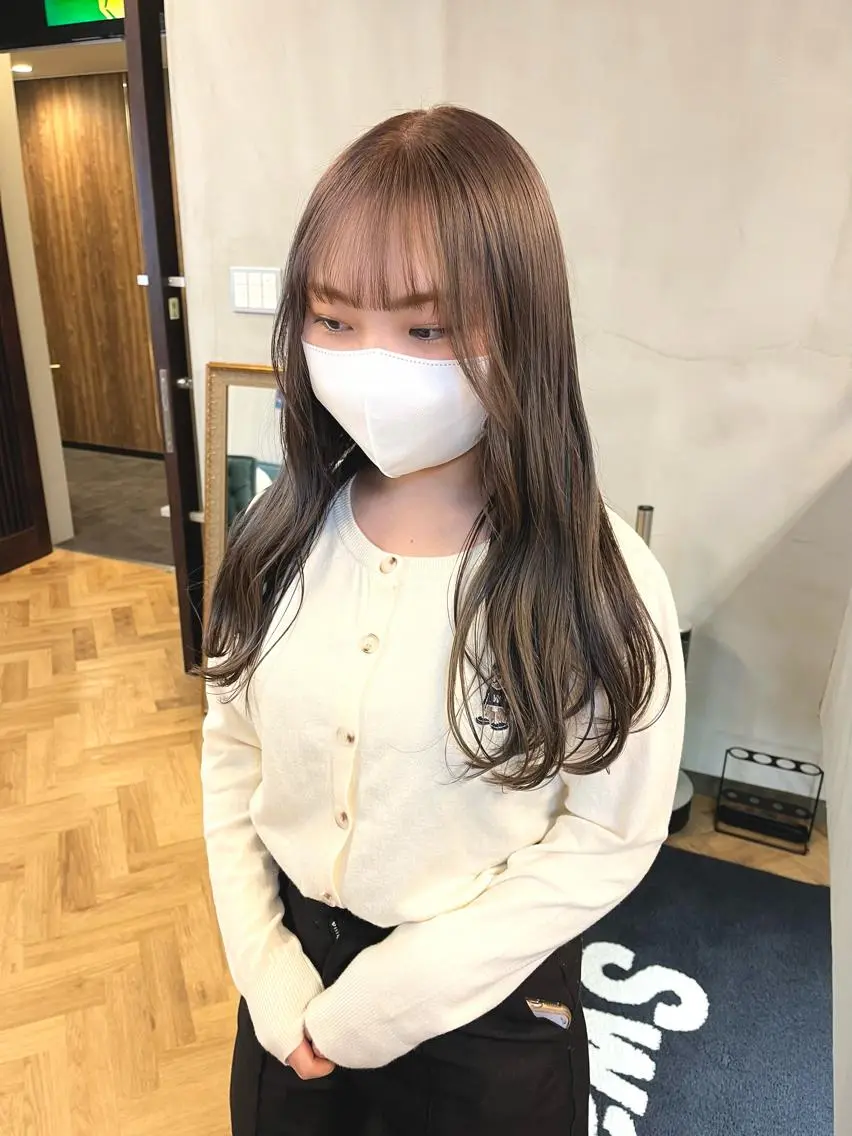 ロング カラー ベージュカラー ブリーチ 透明感カラー ダブルカラー グレージュ ena/ブリーチなし 透明感・レイヤー🎀のヘアスタイル
