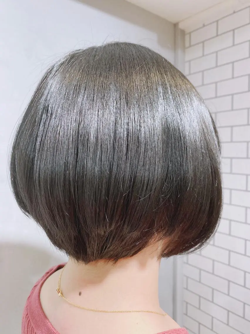 ショート カット な つのヘアスタイル