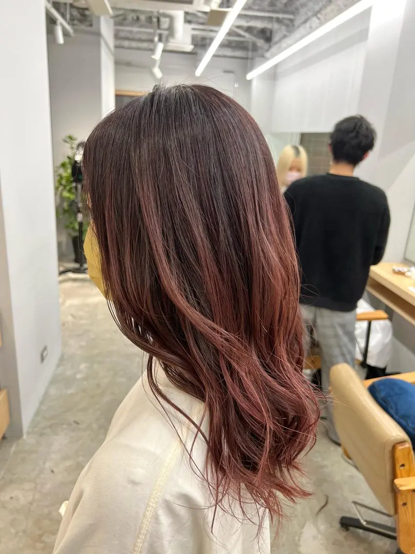 セミロング カラー グラデーションカラー ピンクカラー 代表 YUKI ☆のヘアスタイル