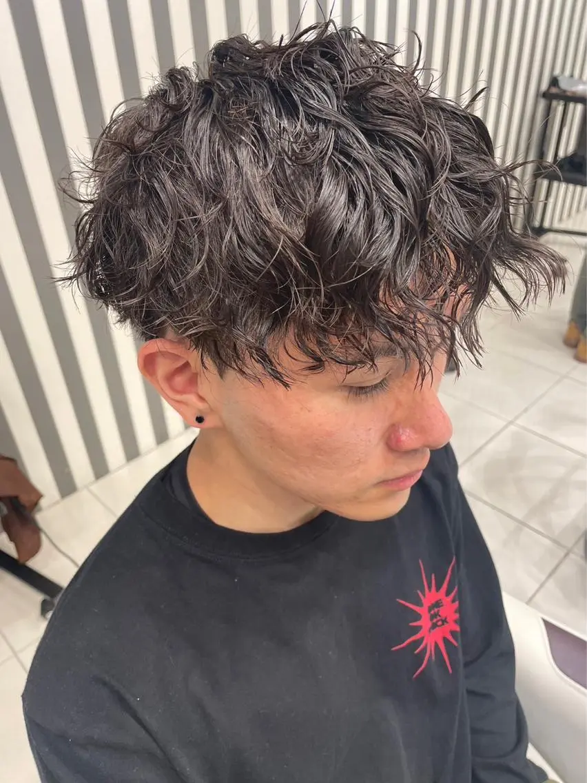 パーマ 岡野 芽依のヘアスタイル