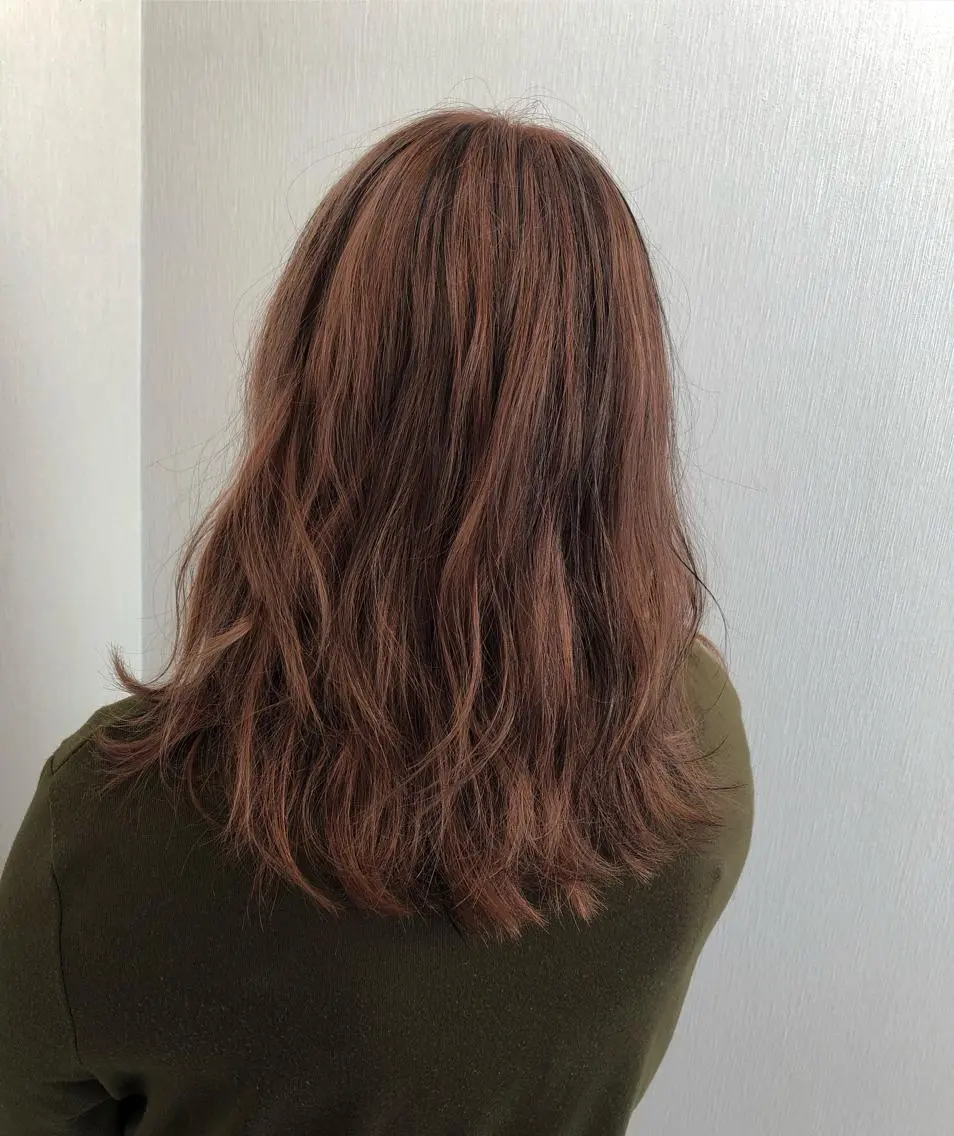 ミディアム カラー 白井 つづりのヘアスタイル