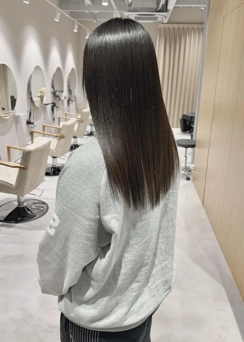 セミロング 髪質改善 ヘアカラー 縮毛矯正 トリートメント 髪質改善✨縮毛矯正✨ が得意‼️高島英隆のヘアスタイル