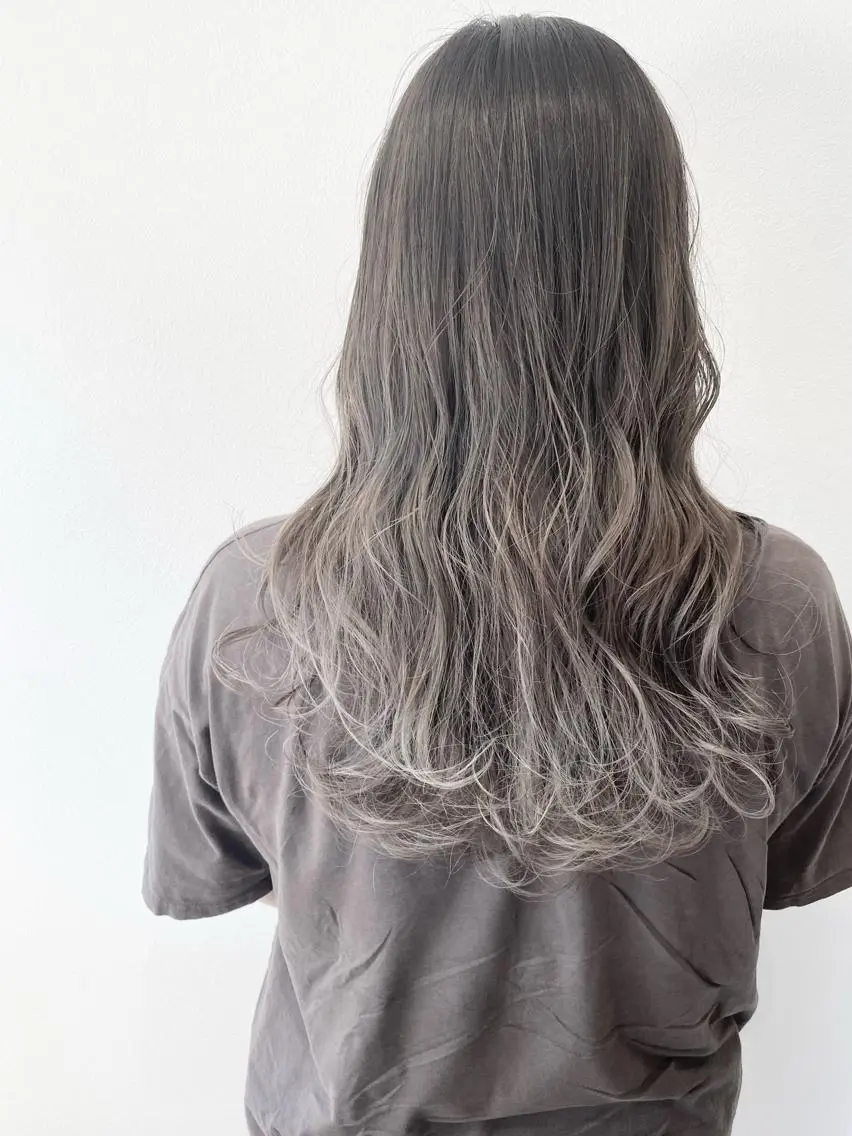 ロング カット ヘアカラー トリートメント MYRTLE TSUNODAのヘアスタイル