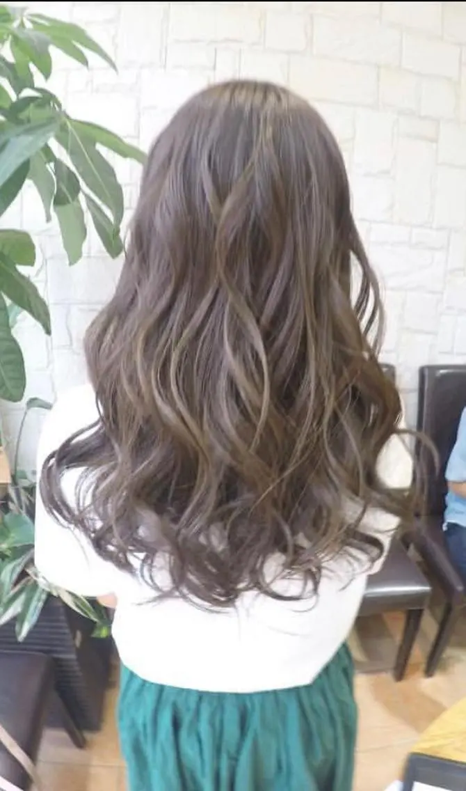 セミロング カラー パーマ ヘアアレンジ メンズ キッズ ネイル マツエク・マツパ 髪質改善 艶髪🔵フセナオヤのヘアスタイル