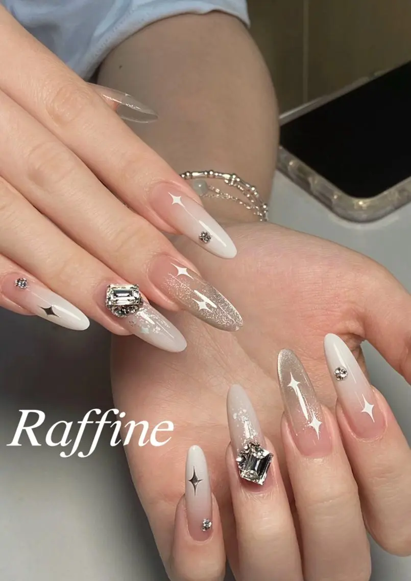 ネイル ハンドネイル RAFFINE haru🦋🩵のネイルデザイン