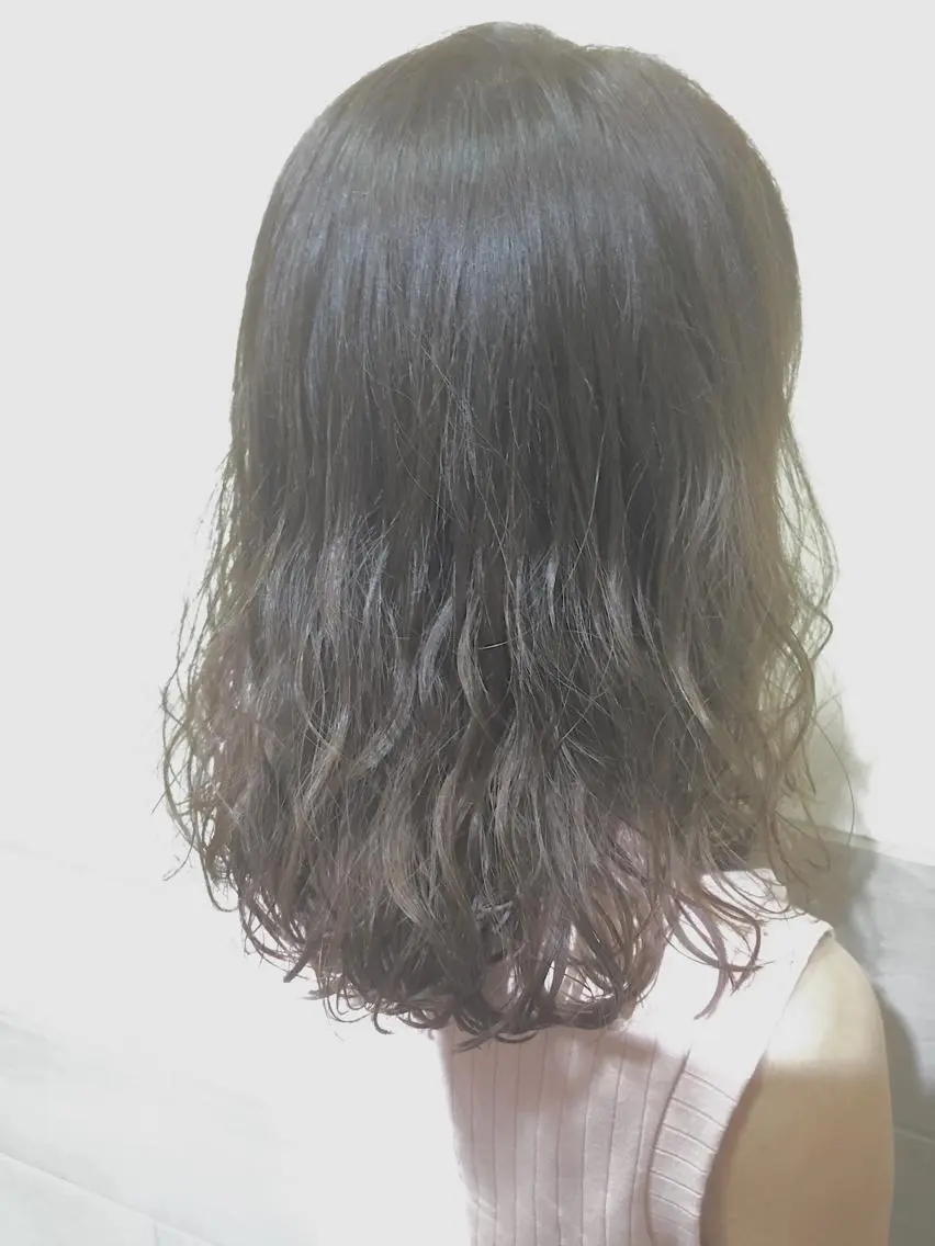 セミロング カラー パーマ セミロングパーマ アッシュ ベージュカラー 可愛いを作る神 ナオヒロのヘアスタイル