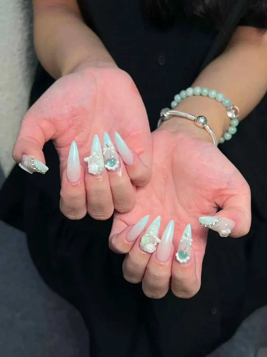 ネイル アートネイル ジェルネイル 韓国ネイル ロングネイル 持ち込み ハンドネイル Blingg NailStudioのネイルデザイン