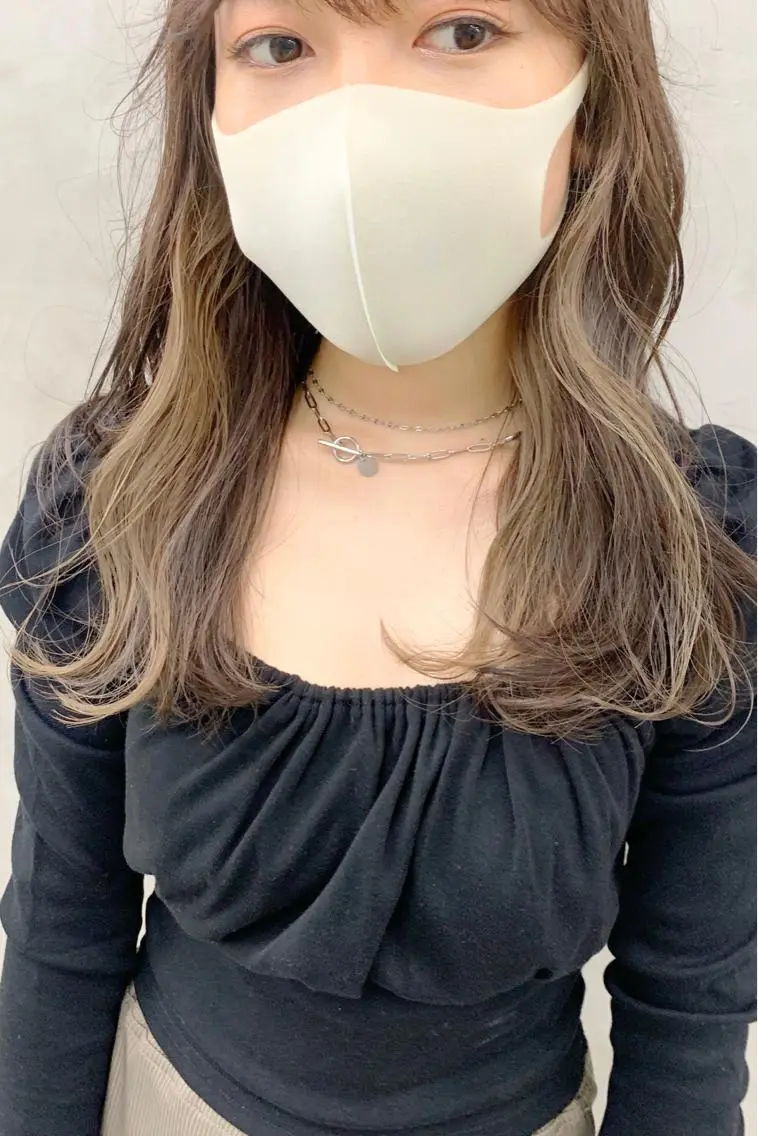 カラー ベージュカラー インナーカラー モエ 代々木公園/神山町のヘアスタイル