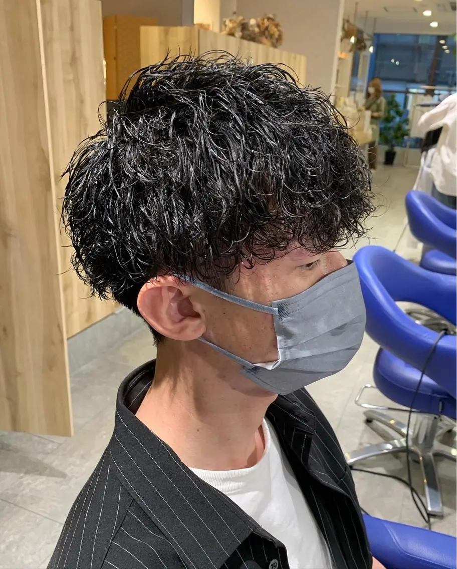 ショート パーマ メンズ メンズパーマ ツイストスパイラルパーマ スパイラルパーマ メンズパーマ職人 加藤 弘貴のヘアスタイル