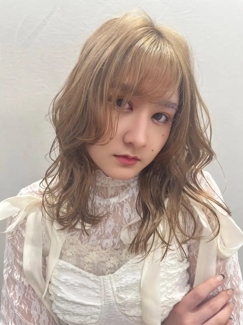 ロング パーマ ヘアアレンジ レイヤーカット ロング ️ちば🩵JILLE 恵比寿 透明感カラーのヘアスタイル