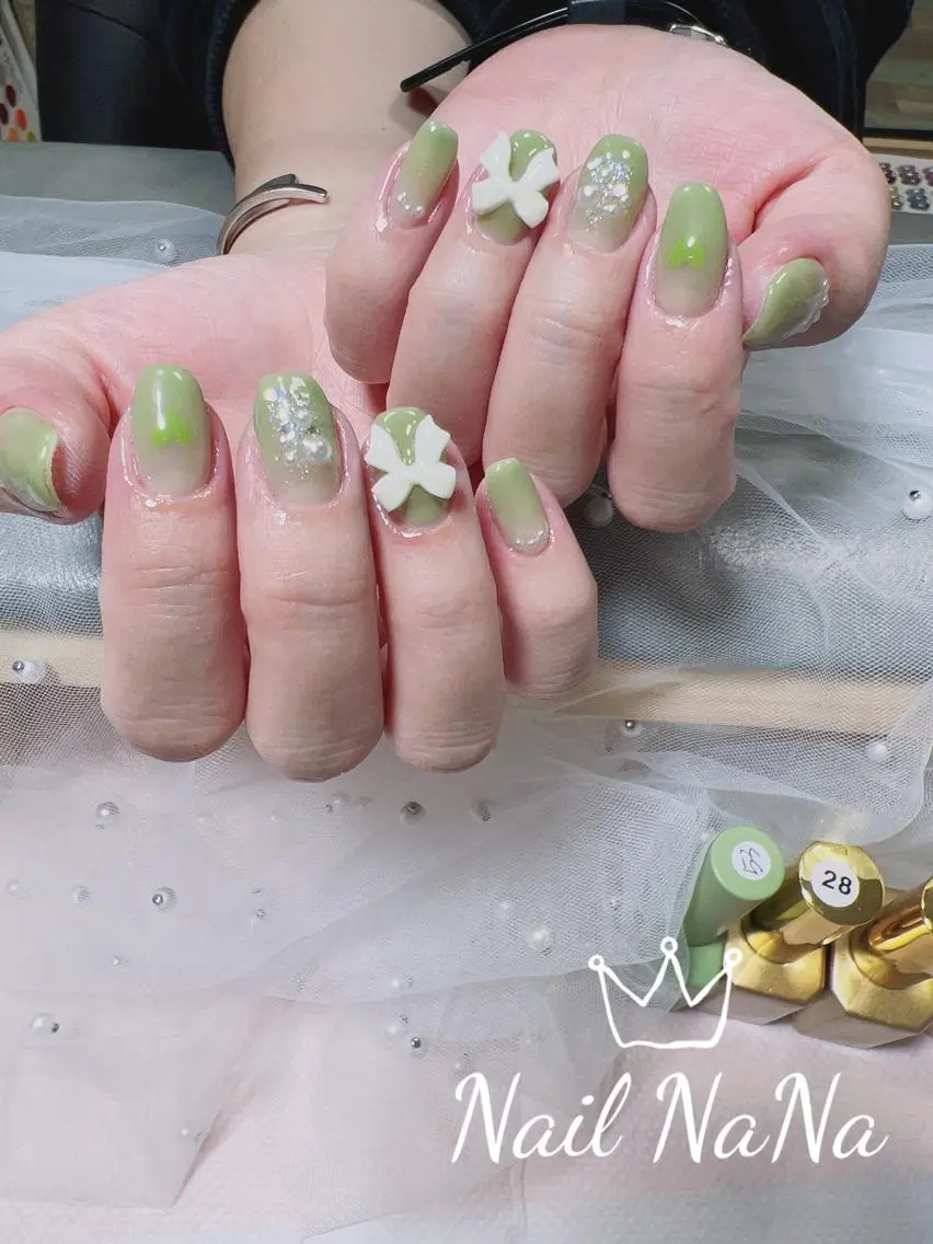 ショート カラー ネイル グラデーションカラー グラデーション ハンドネイル Nail NaNaのネイルデザイン