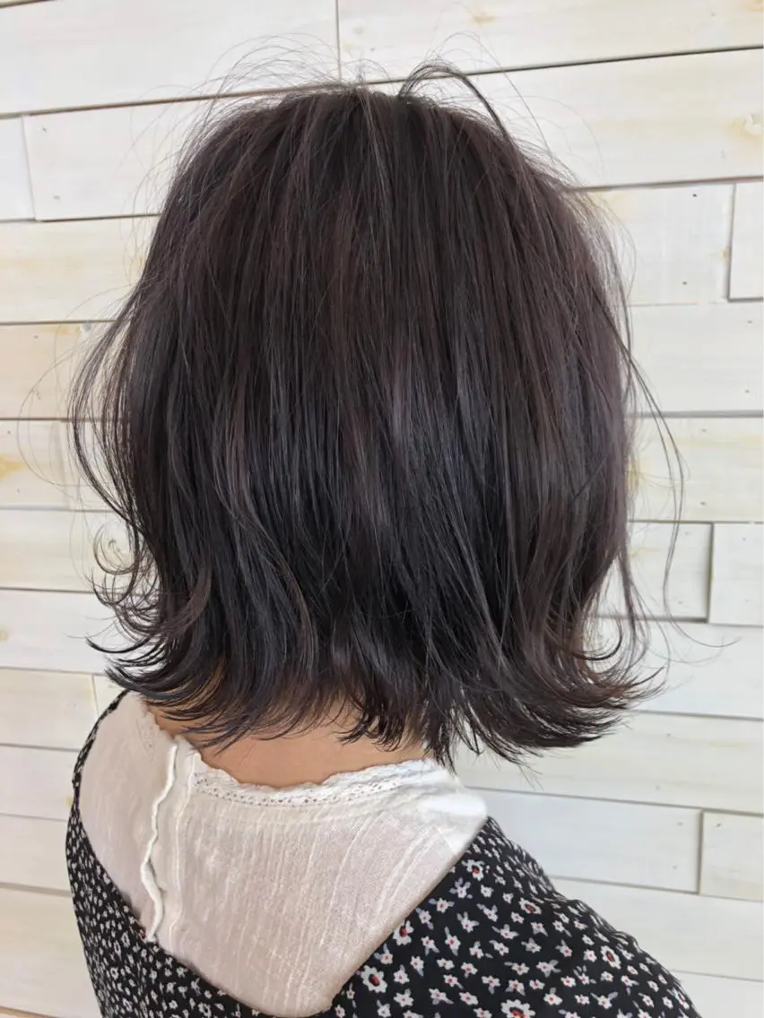 ミディアム カラー アッシュ ブリーチ パープルカラー パープルアッシュ 黒田瀬奈/ボブ まろやかベージュのヘアスタイル