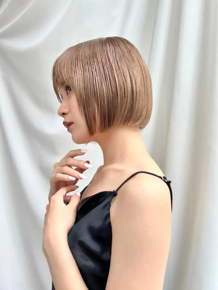 ミディアム カラー ベージュカラー 透明感カラー グレージュ ボブ カット ヘアカラー トリートメント レイヤー専門家 ダブルカラー修のヘアスタイル