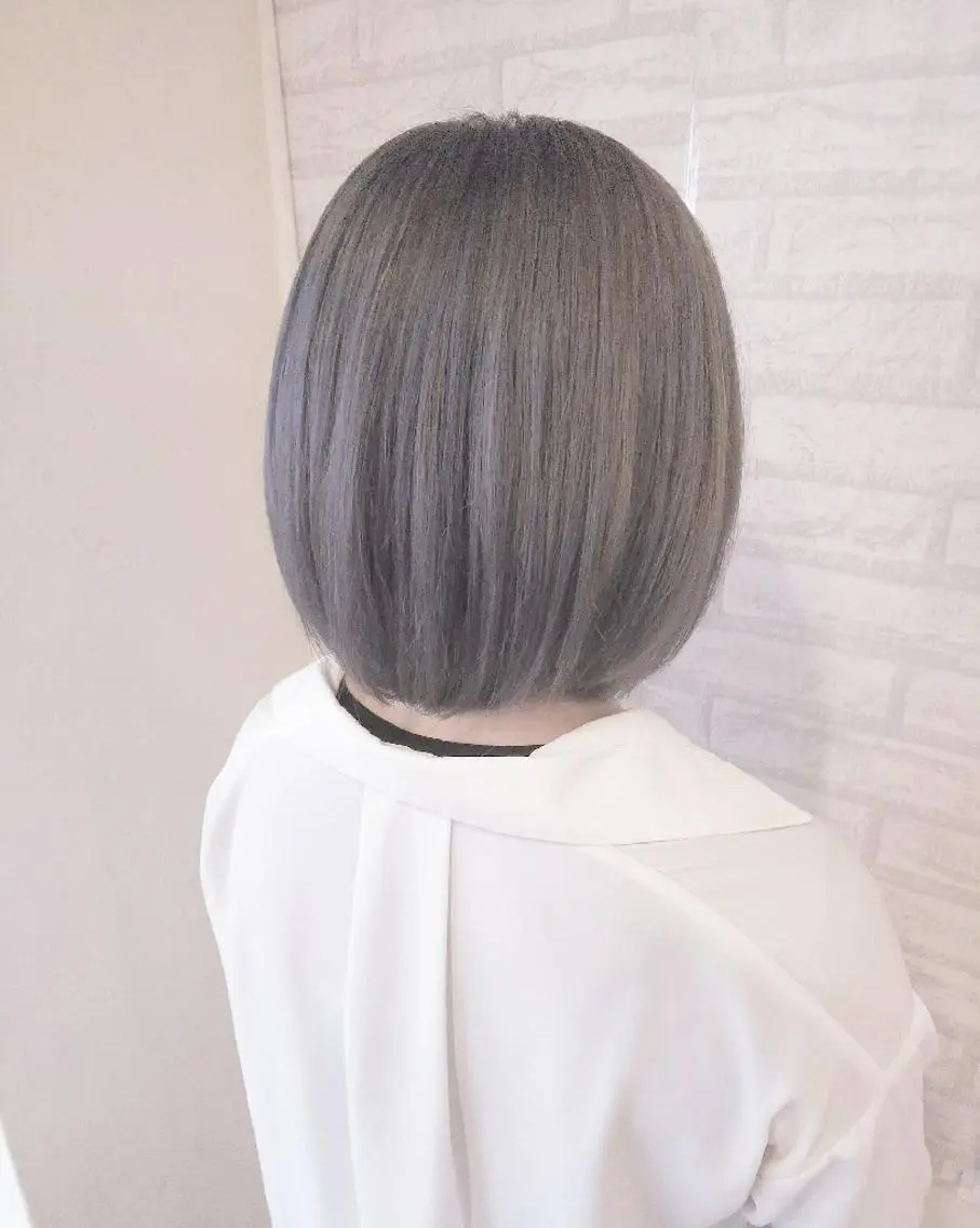 ミディアム カラー アッシュ シルバー シルバーアッシュ RU RIのヘアスタイル