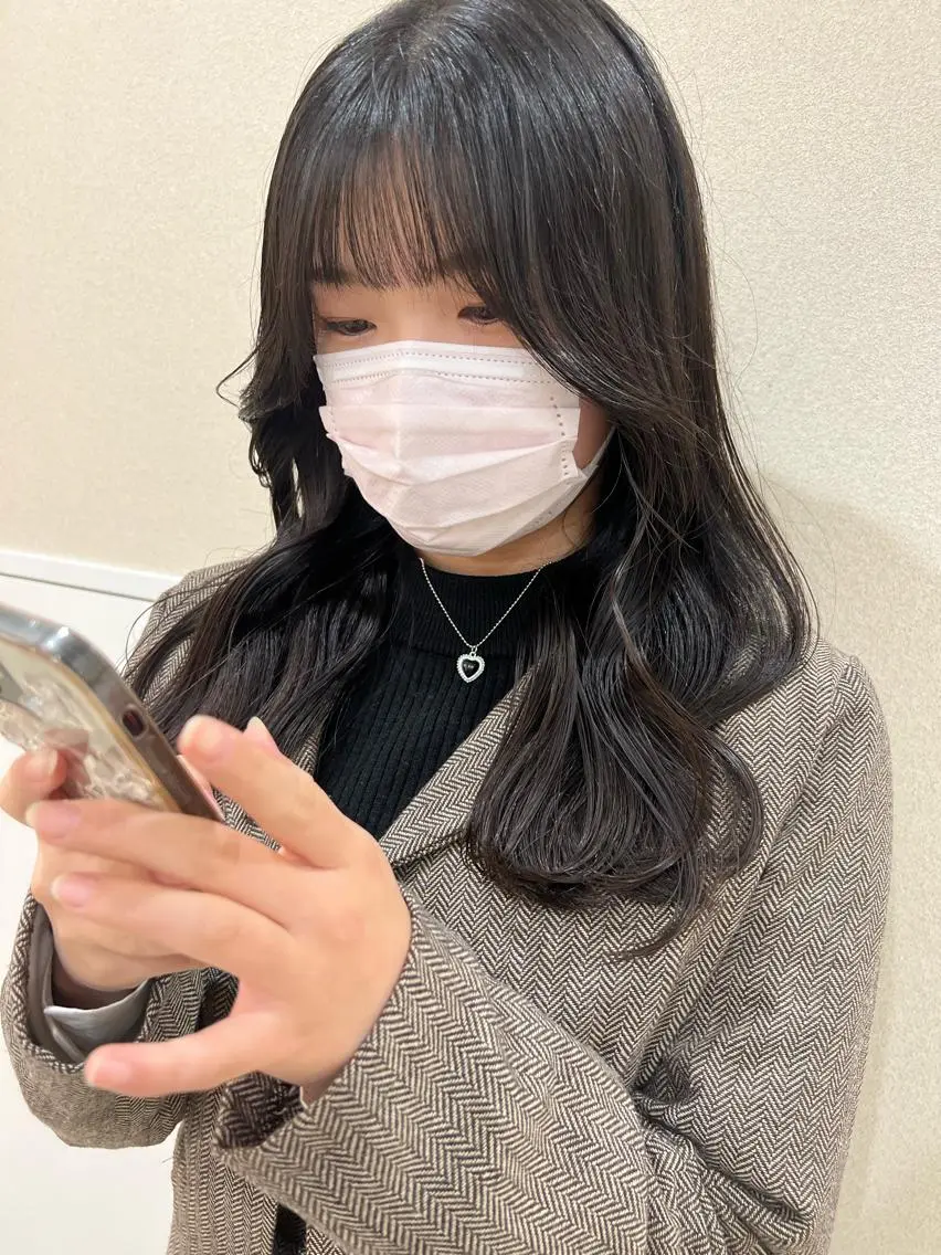 セミロング エギョモリ 外国人対応 佐久間のヘアスタイル