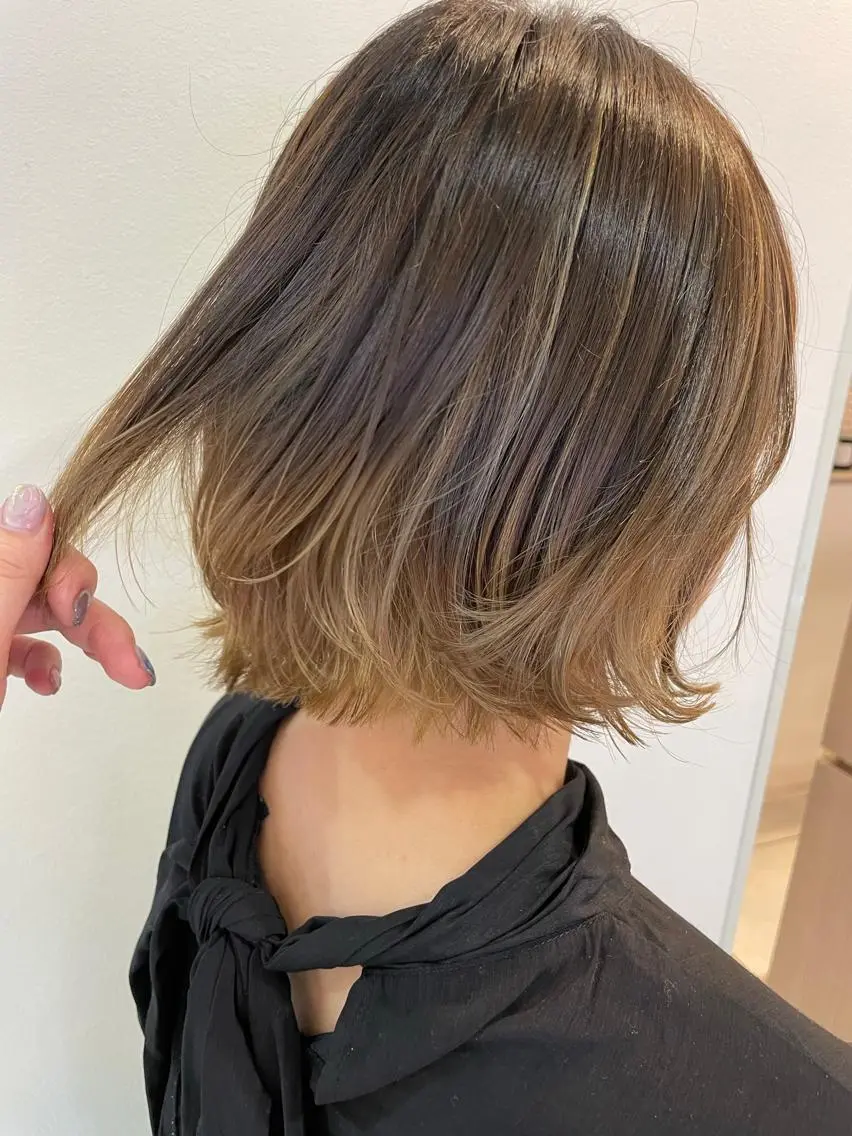 ミディアム カラー グラデーションカラー ハイライトカラー インナーカラー ボブ ハイライト ヘアカラー トリートメント 松佐 ゆかりのヘアスタイル