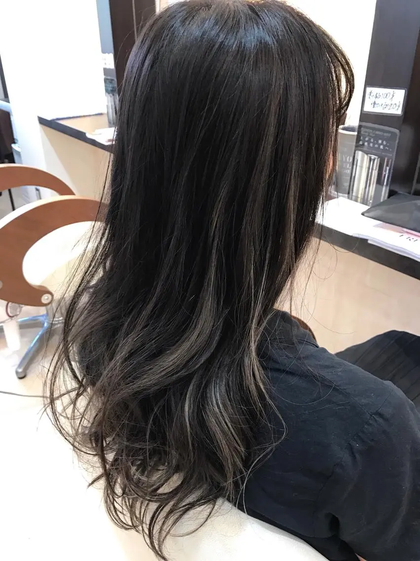 ロング カラー アッシュ ブリーチ ハイライトカラー ハイライト 武田 清久のヘアスタイル