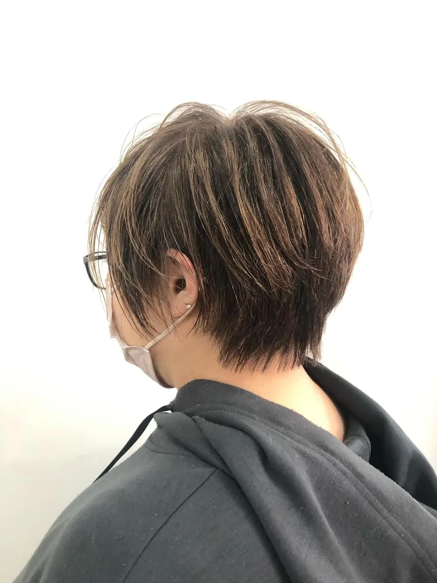 ショート カラー カット ヘアカラー メンズカット デザインカラーのヘアスタイル
