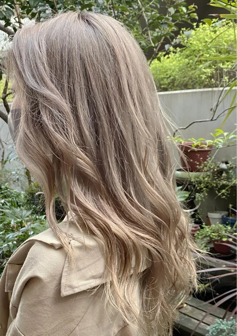 ロング カラー ベージュカラー カット ヘアカラー Moca 〰️のヘアスタイル