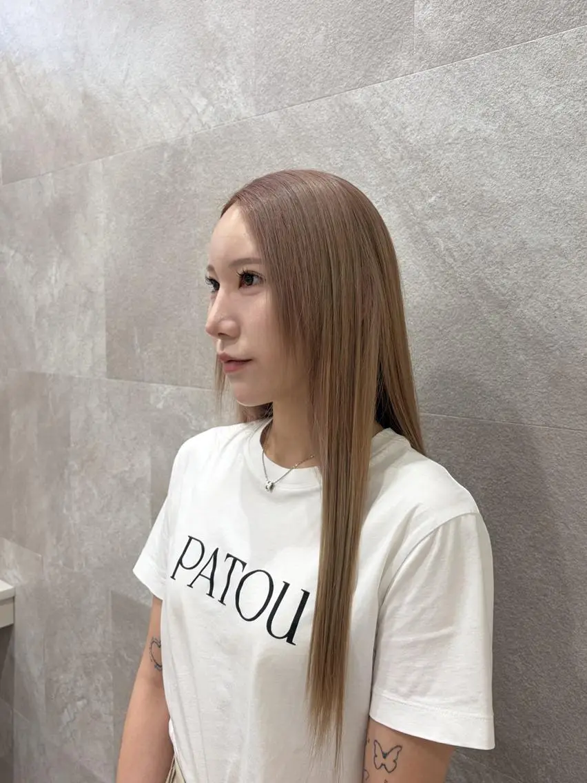 セミロング カラー ブリーチ 透明感カラー ピンクカラー 韓国ヘアケアブリーチ 莉奈のヘアスタイル