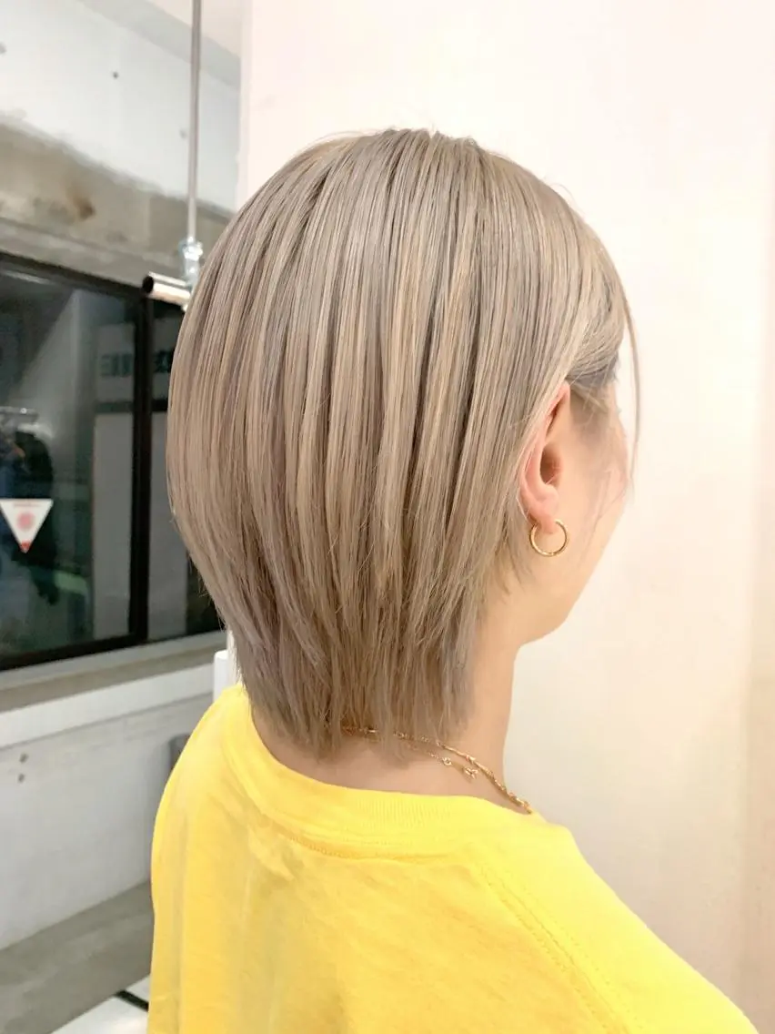 ショート カラー ヘアカラー トリートメント レイヤーカット 🪩yurikaのヘアスタイル