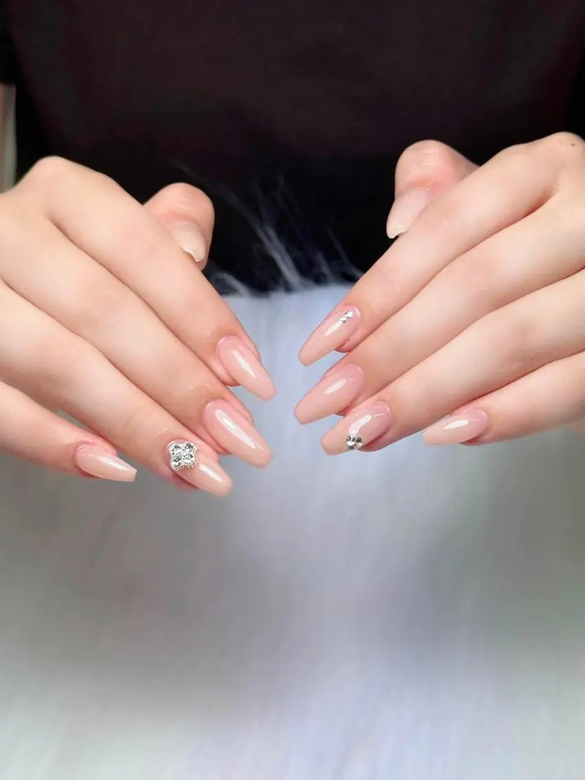ネイル 韓国ネイル ロングネイル 持ち込み シルバー スーパーロングネイル Melia Nail Nambaのネイルデザイン
