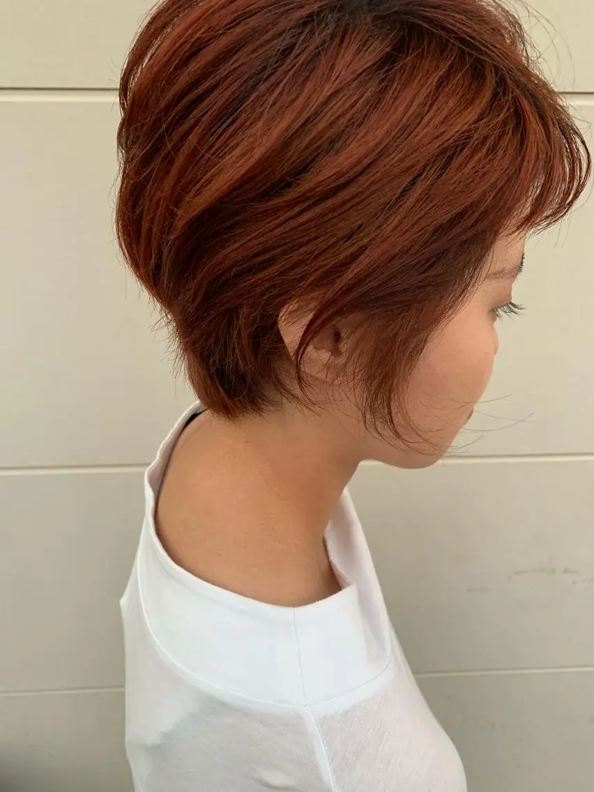 ショート カラー ベージュカラー オレンジ ピンクカラー 齊藤 衣梨佳のヘアスタイル