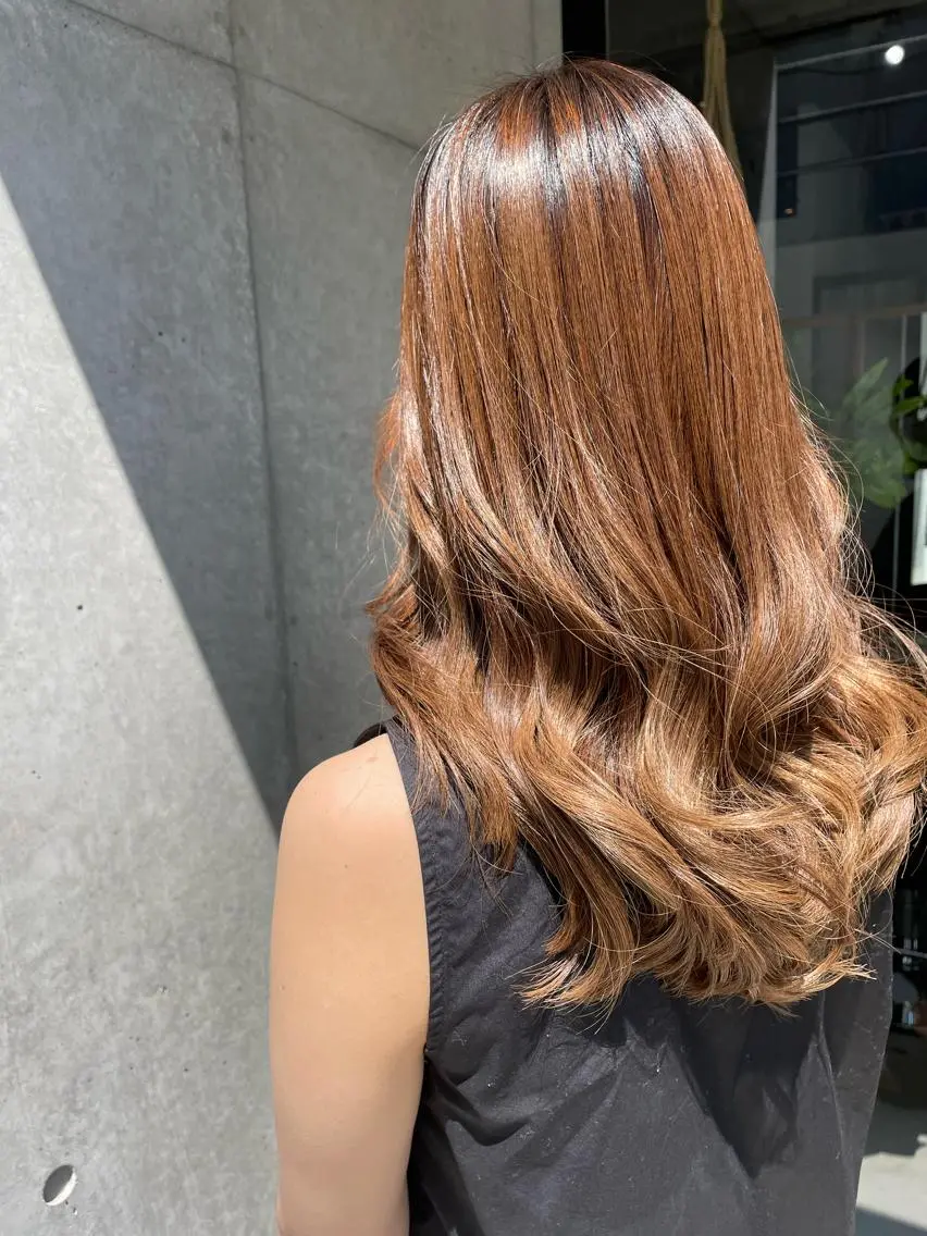 セミロング シンプル 美容室のヘアスタイル