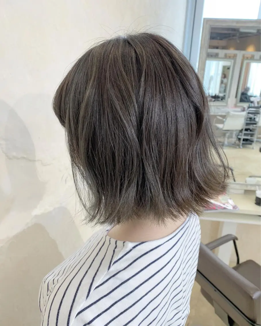 ミディアム カラー パーマ ヘアアレンジ メンズ キッズ ネイル マツエク・マツパ 結婚式・ブライダル ミディアムパーマ メンズバレイヤージュ センターパート メンズハイライト 角床直哉 カラーカットNO 1のヘアスタイル