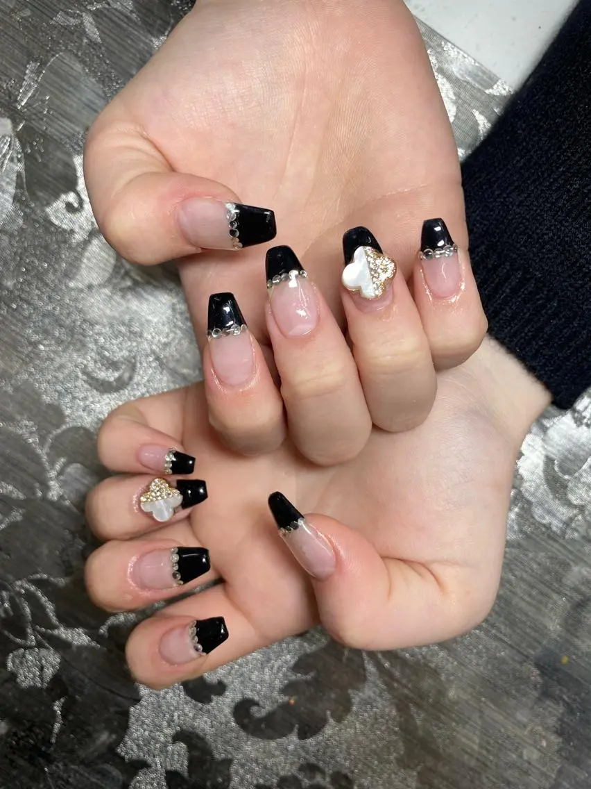 ネイル I-nailロング /ワンホン/キラキラのネイルデザイン