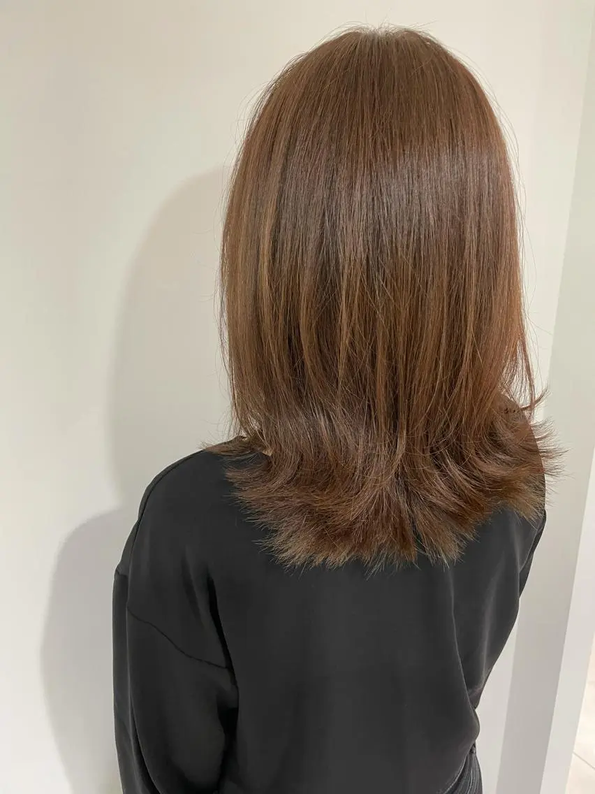 ミディアム カラー アッシュ ベージュカラー くびれヘア 太田ありさ クリーミーヘアカラーのヘアスタイル